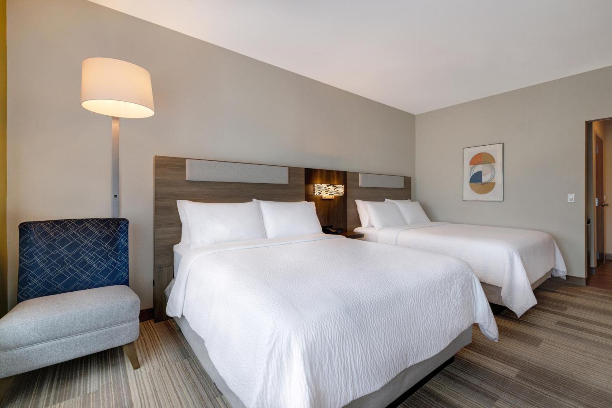 Holiday Inn Express & Suites - Glendale Downtown 외부 사진