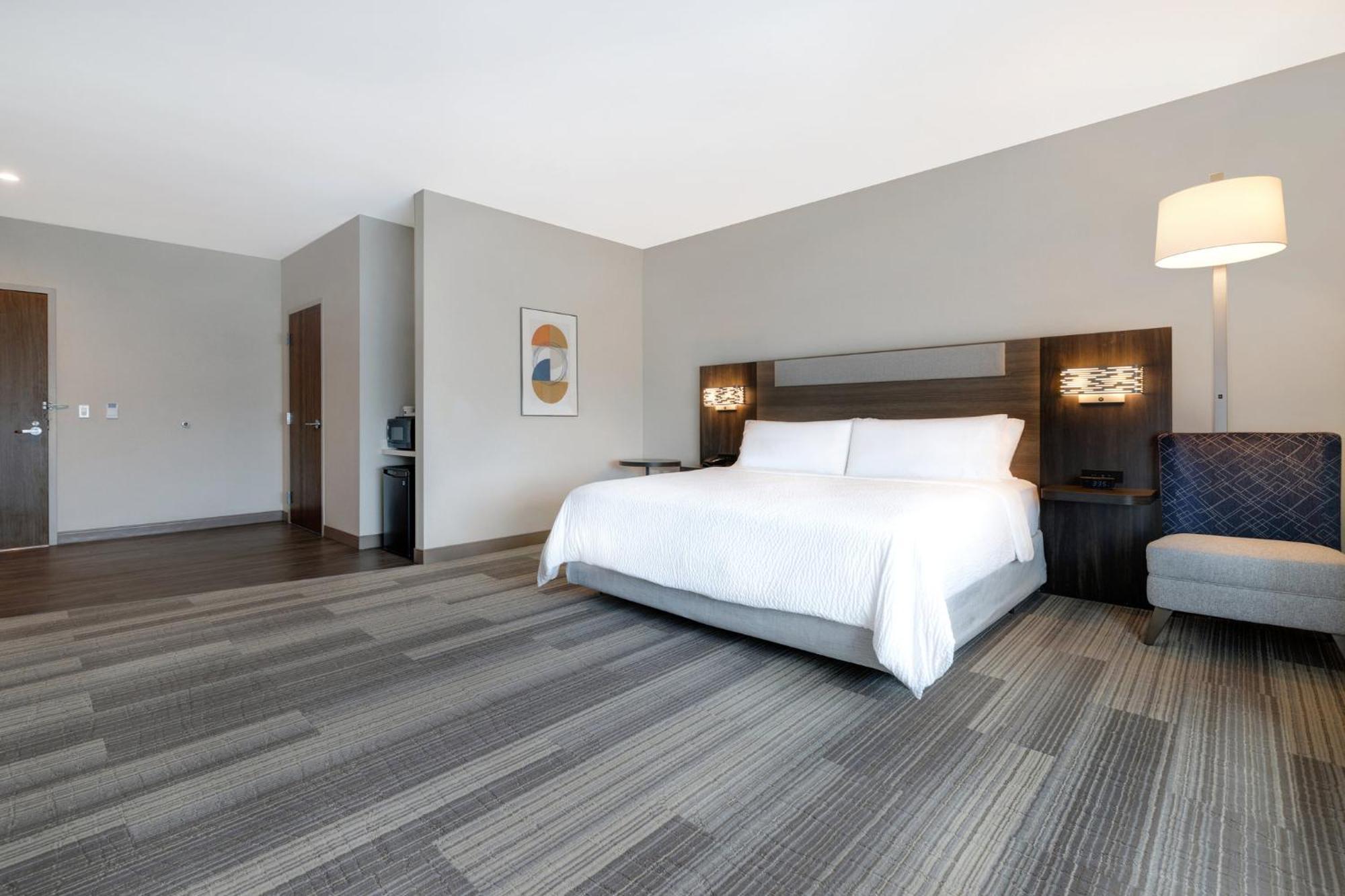 Holiday Inn Express & Suites - Glendale Downtown 외부 사진