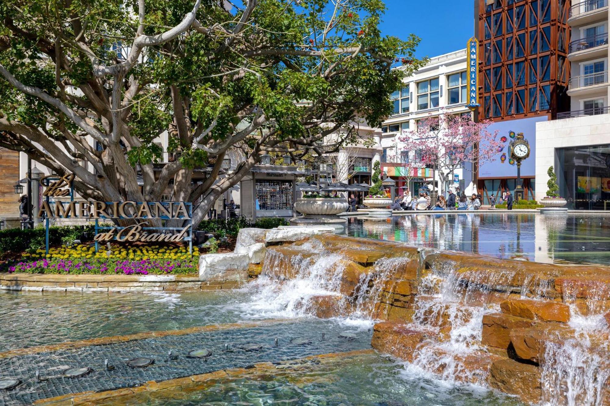 Holiday Inn Express & Suites - Glendale Downtown 외부 사진